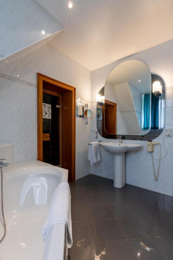 Hotel Wittekindsquelle Bad Oeynhausen Bagian luar foto