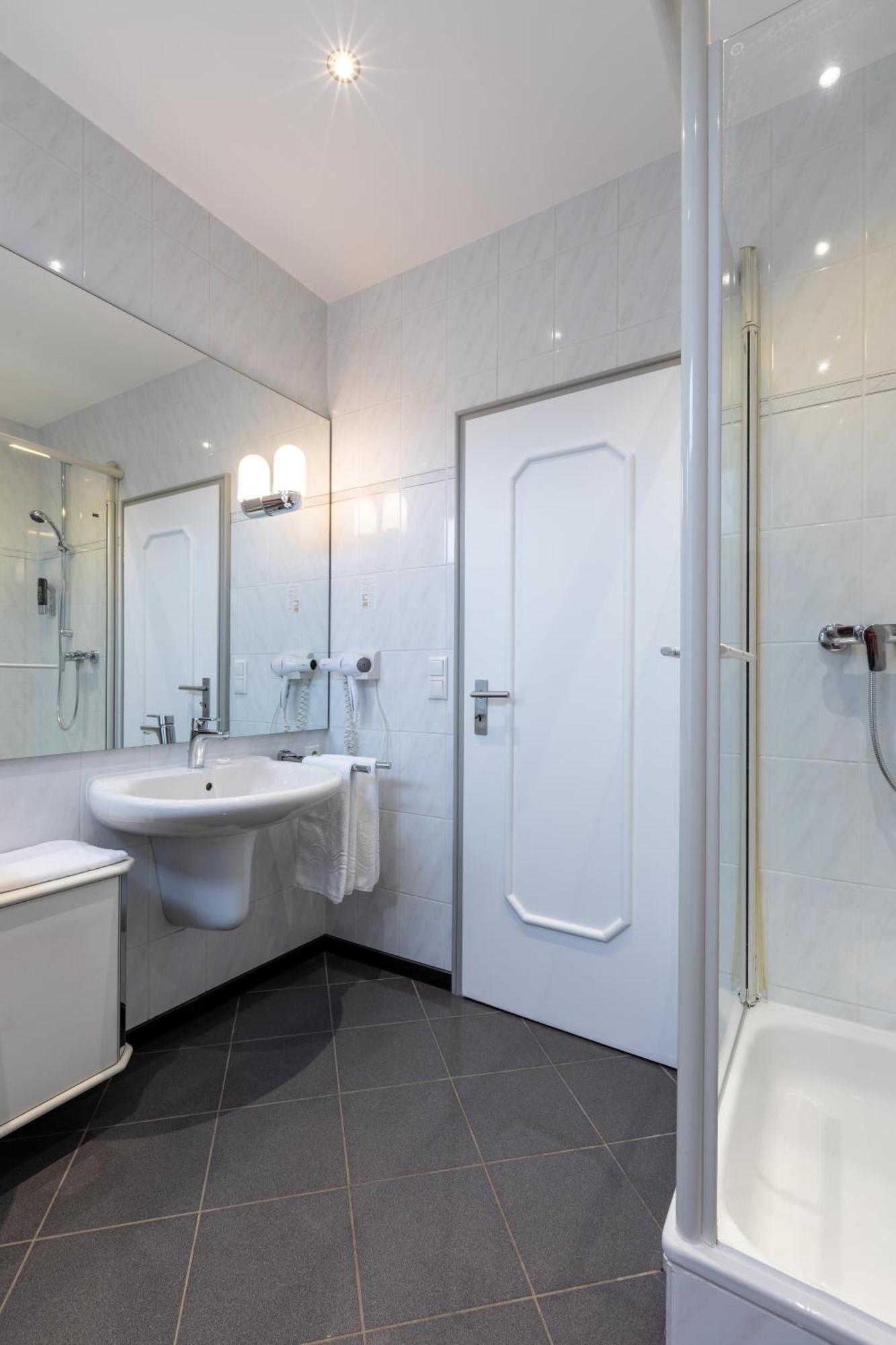 Hotel Wittekindsquelle Bad Oeynhausen Ruang foto